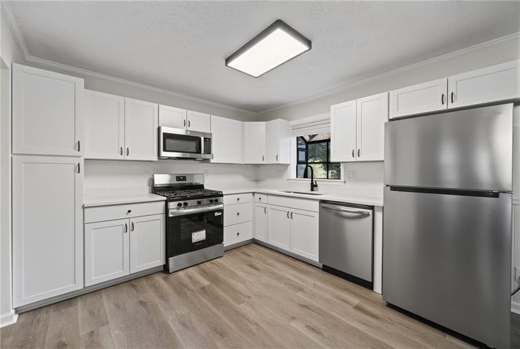3 bedroom, 2 bathroom, 1,485 sq ft single family residence for sale at 3137 Esther Drive, Gainesville, GA 30504 — photo 6