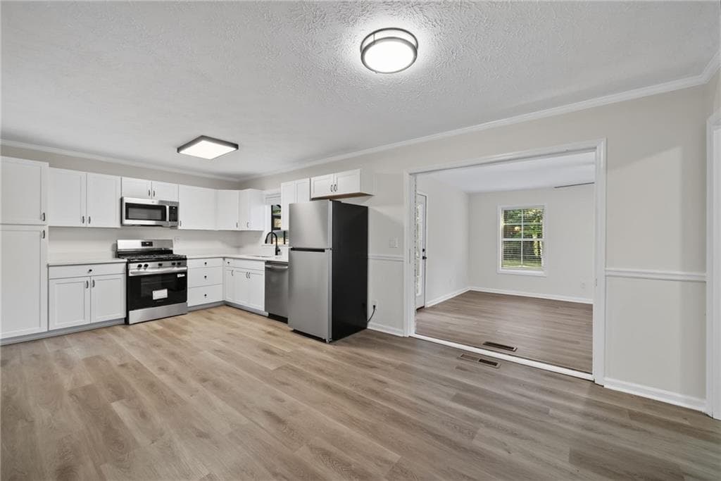 3 bedroom, 2 bathroom, 1,485 sq ft single family residence for sale at 3137 Esther Drive, Gainesville, GA 30504 — photo 7