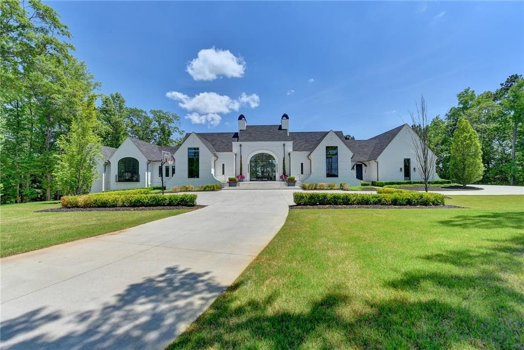 6 bedroom, 6 bathroom, 11,000 sq ft single family residence for rent at 2305 Braselton Highway, Buford, GA 30519 for $15,000 a month — photo 2