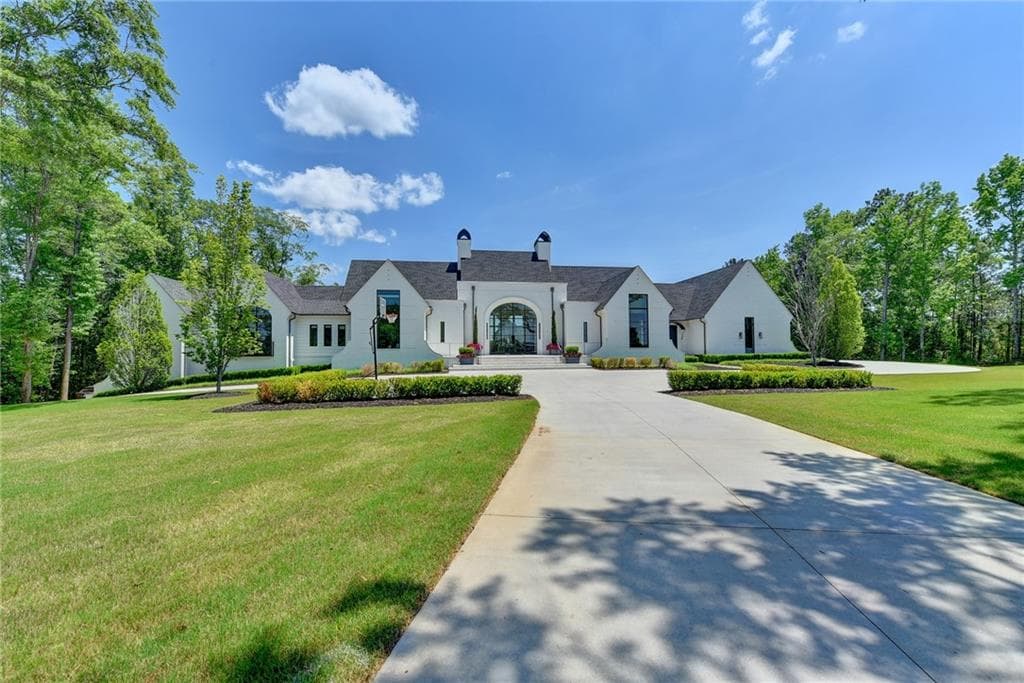 6 bedroom, 6 bathroom, 11,000 sq ft single family residence for rent at 2305 Braselton Highway, Buford, GA 30519 for $15,000 a month — photo 3