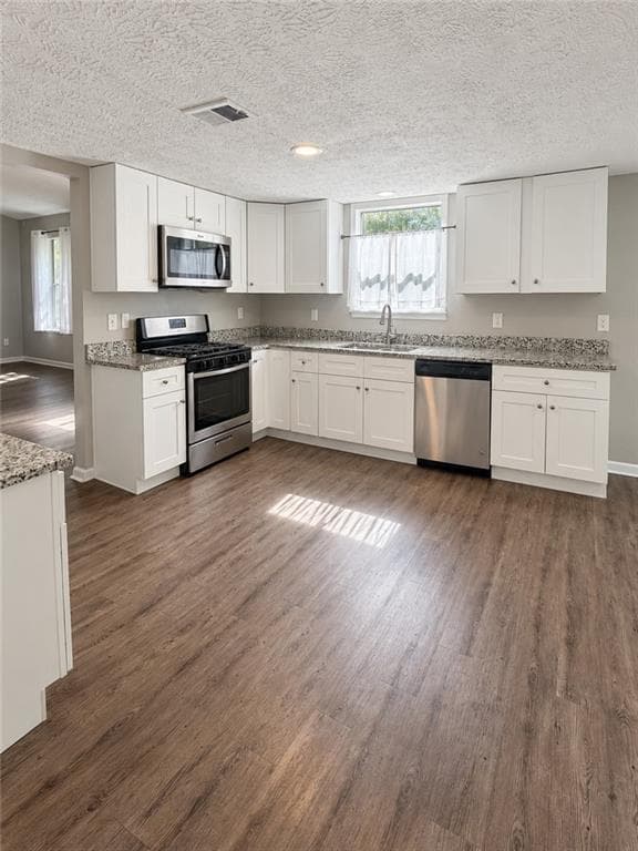 3 bedroom, 3 bathroom, 1,876 sq ft single family residence for rent at 6765 Greenbower Lane, Atlanta, GA 30349 for $2,200 a month — photo 7