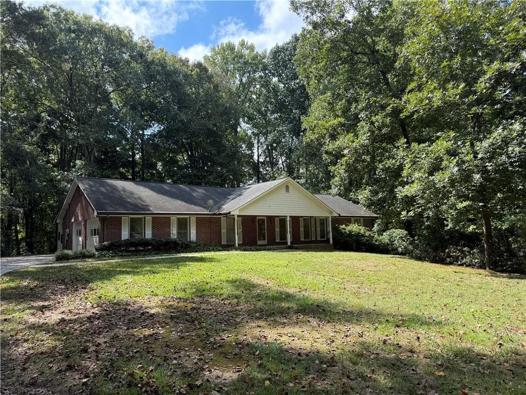 3 bedroom, 3 bathroom, 2,194 sq ft single family residence for rent at 2945 Alan Drive, Marietta, GA 30064 for $2,400 a month — photo 2
