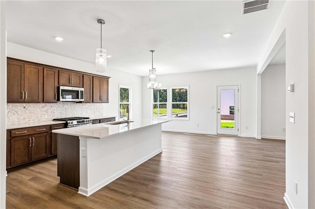 5 bedroom, 4 bathroom, 2,843 sq ft single family residence for sale at 5464 Hargrove Way, Flowery Branch, GA 30542 — photo 8