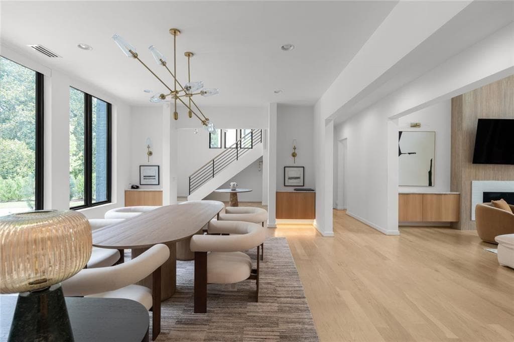 6 bedroom, 5 bathroom, 12,000 sq ft single family residence for sale at 4063 Rickenbacker Drive, Atlanta, GA 30342 — photo 10