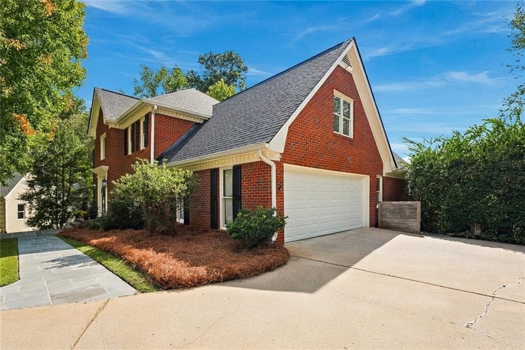 5 bedroom, 4 bathroom, 4,581 sq ft single family residence for sale at 235 Meissen Court, Johns Creek, GA 30022 — photo 4