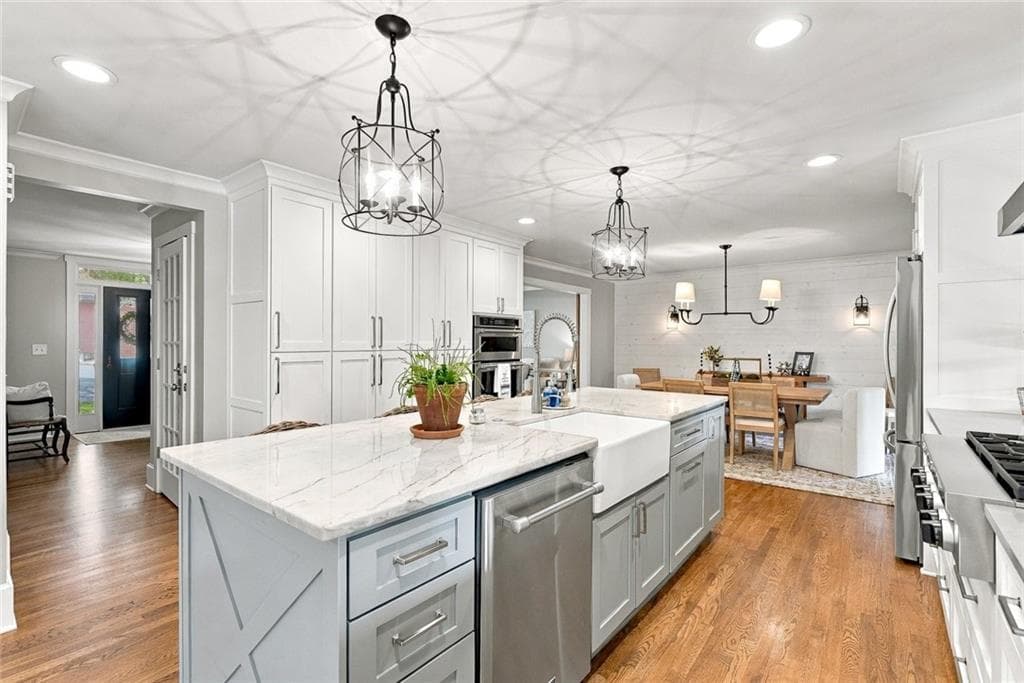 5 bedroom, 4 bathroom, 4,581 sq ft single family residence for sale at 235 Meissen Court, Johns Creek, GA 30022 — photo 10