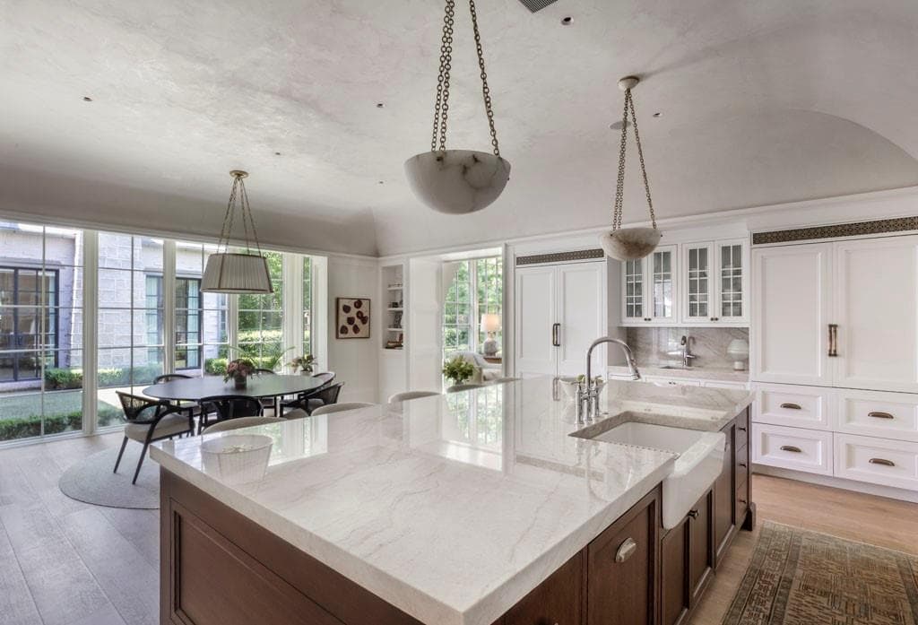 6 bedroom, 10 bathroom, 9,400 sq ft single family residence for sale at 365 King Road, Atlanta, GA 30342 — photo 5