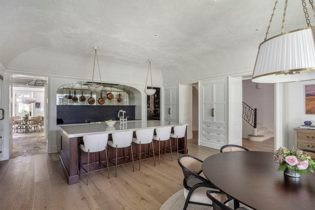 6 bedroom, 10 bathroom, 9,400 sq ft single family residence for sale at 365 King Road, Atlanta, GA 30342 — photo 6