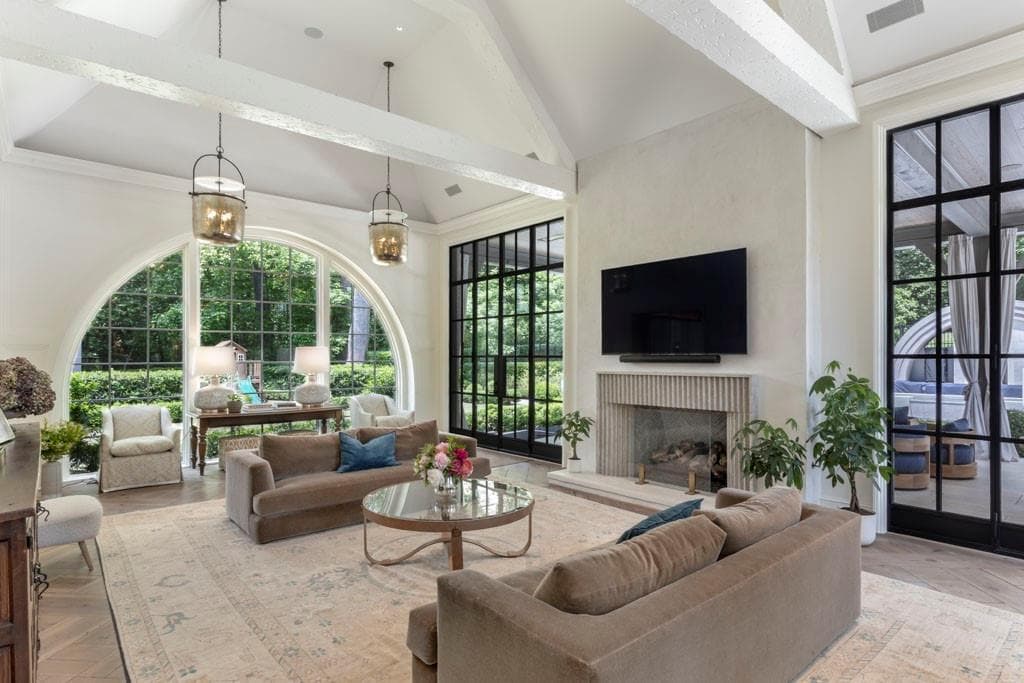 6 bedroom, 10 bathroom, 9,400 sq ft single family residence for sale at 365 King Road, Atlanta, GA 30342 — photo 10