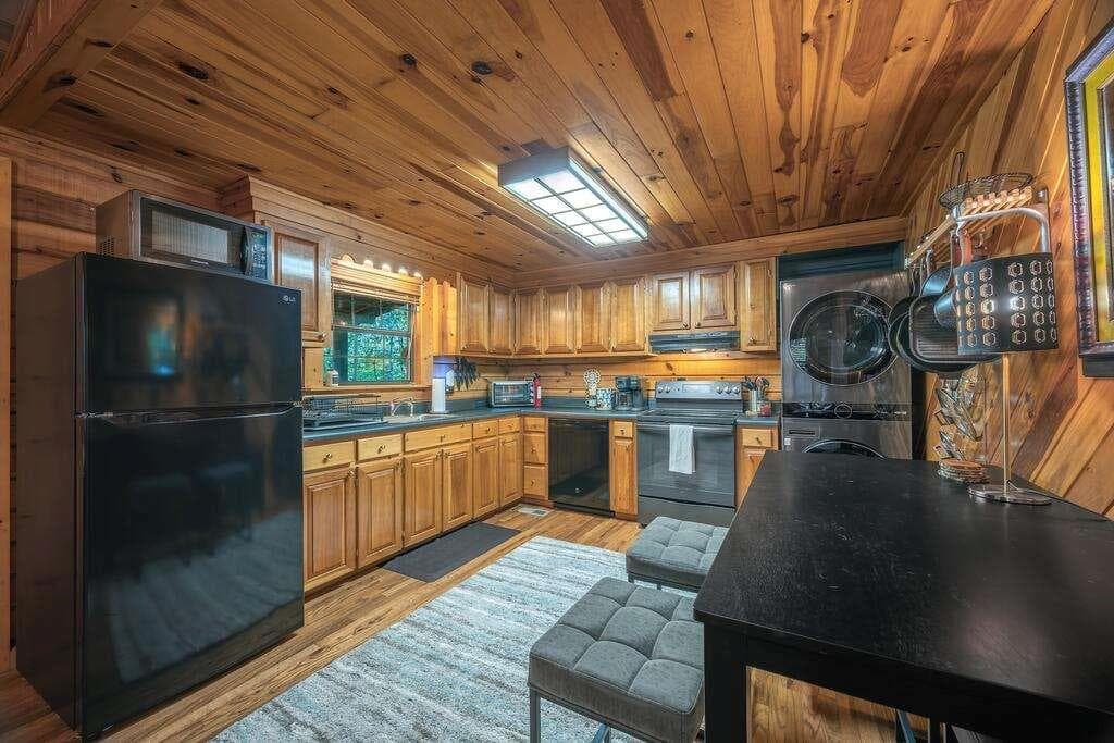 2 bedroom, 1 bathroom single family residence for sale at 157 Sunrise Lane, Blue Ridge, GA 30513 — photo 5