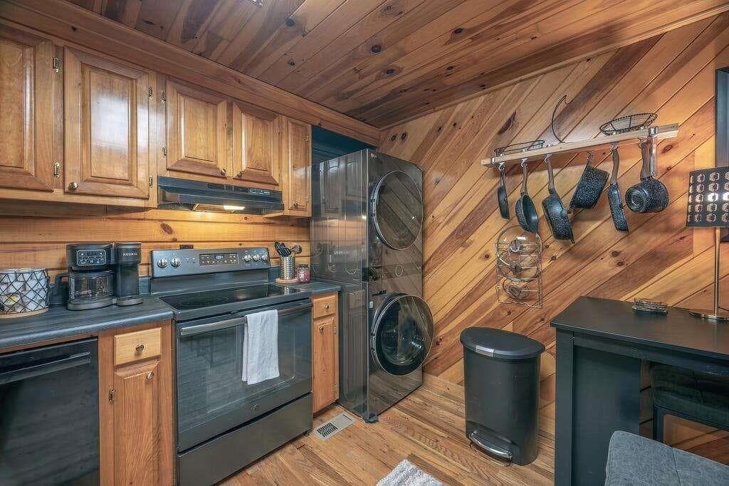 2 bedroom, 1 bathroom single family residence for sale at 157 Sunrise Lane, Blue Ridge, GA 30513 — photo 9