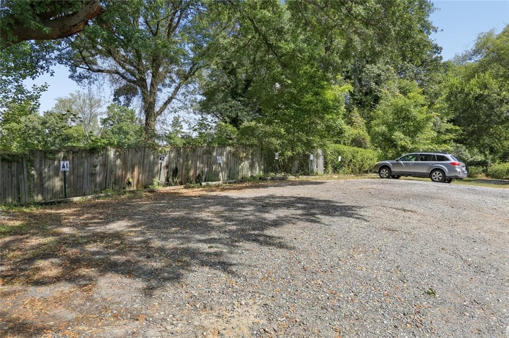 3 bedroom, 1 bathroom, 1,000 sq ft triplex for rent at 891 N Eugenia Place A, Atlanta, GA 30318 for $1,595 a month — photo 2
