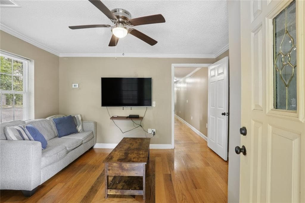 3 bedroom, 1 bathroom, 1,000 sq ft triplex for rent at 891 N Eugenia Place A, Atlanta, GA 30318 for $1,595 a month — photo 3
