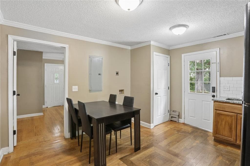 3 bedroom, 1 bathroom, 1,000 sq ft triplex for rent at 891 N Eugenia Place A, Atlanta, GA 30318 for $1,595 a month — photo 5