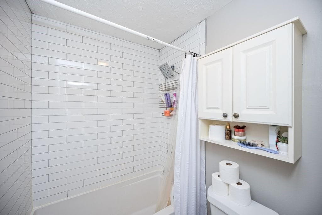 2 bedroom, 1 bathroom, 1,126 sq ft condominium for sale at 1104 Natchez Trace, Sandy Springs, GA 30350 — photo 7