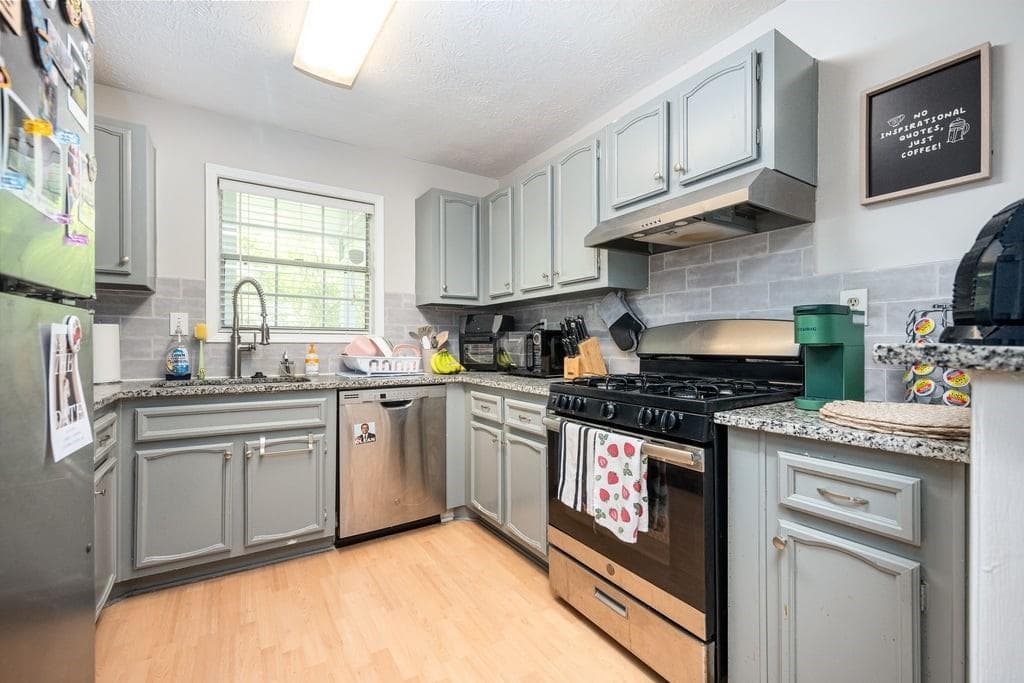 2 bedroom, 1 bathroom, 1,126 sq ft condominium for sale at 1104 Natchez Trace, Sandy Springs, GA 30350 — photo 10