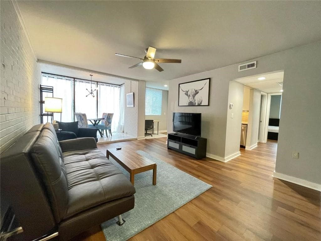 2 bedroom, 1 bathroom, 942 sq ft apartment for rent at 345 7th Street 8, Atlanta, GA 30308 for $2,195 a month — photo 1 of 8