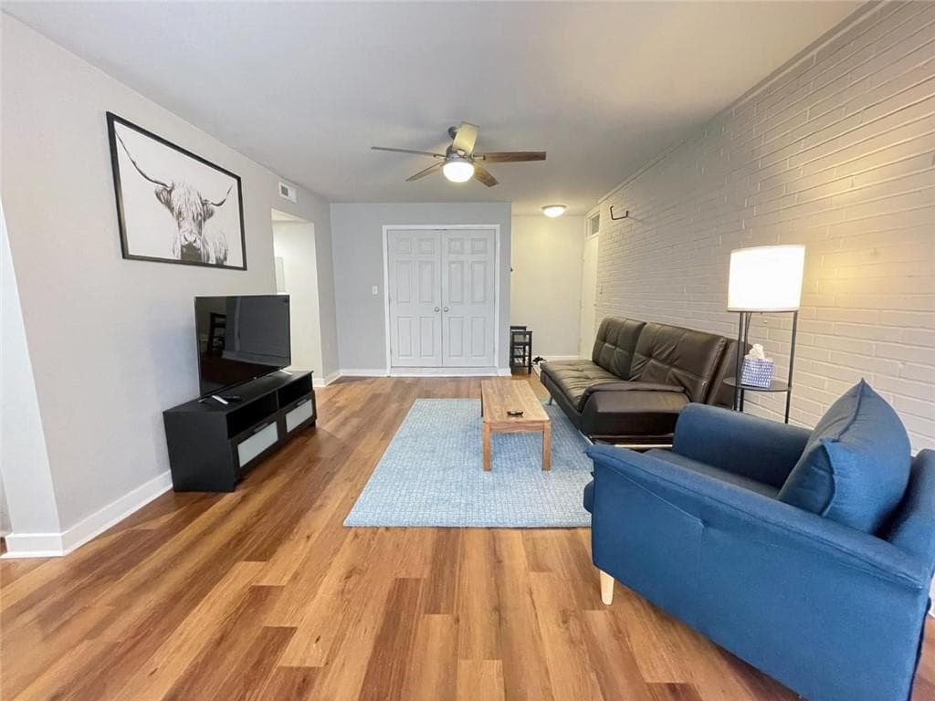 2 bedroom, 1 bathroom, 942 sq ft apartment for rent at 345 7th Street 8, Atlanta, GA 30308 for $2,195 a month — photo 2