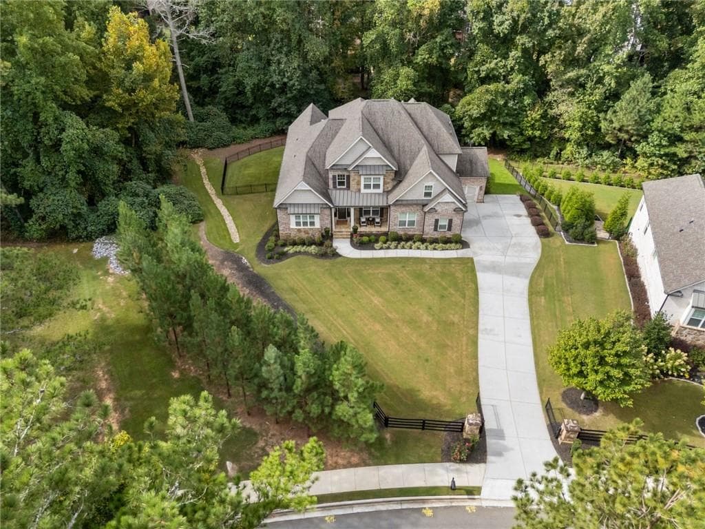 6 bedroom, 6 bathroom, 7,080 sq ft single family residence for sale at 7559 Bates Drive, Alpharetta, GA 30004 — photo 2