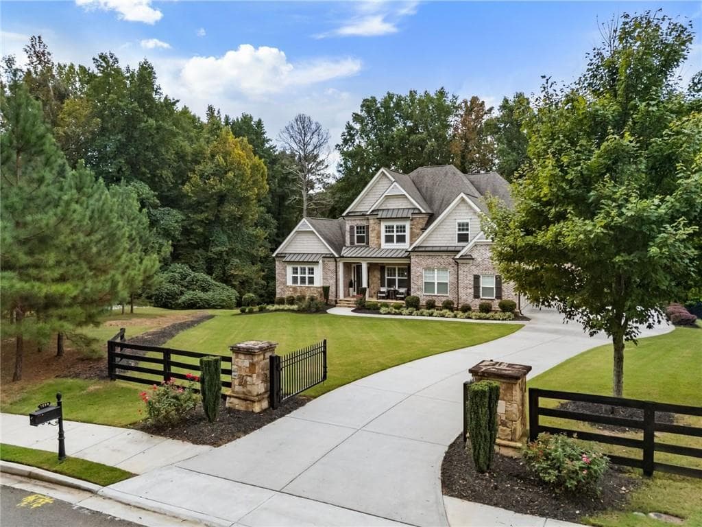 6 bedroom, 6 bathroom, 7,080 sq ft single family residence for sale at 7559 Bates Drive, Alpharetta, GA 30004 — photo 5