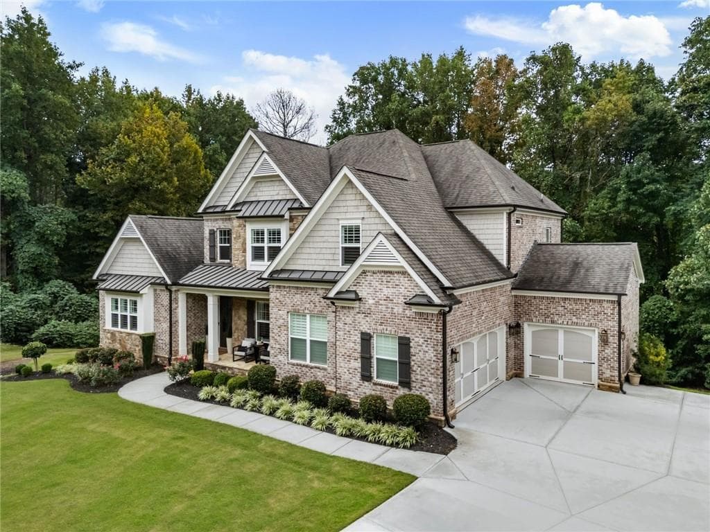 6 bedroom, 6 bathroom, 7,080 sq ft single family residence for sale at 7559 Bates Drive, Alpharetta, GA 30004 — photo 6