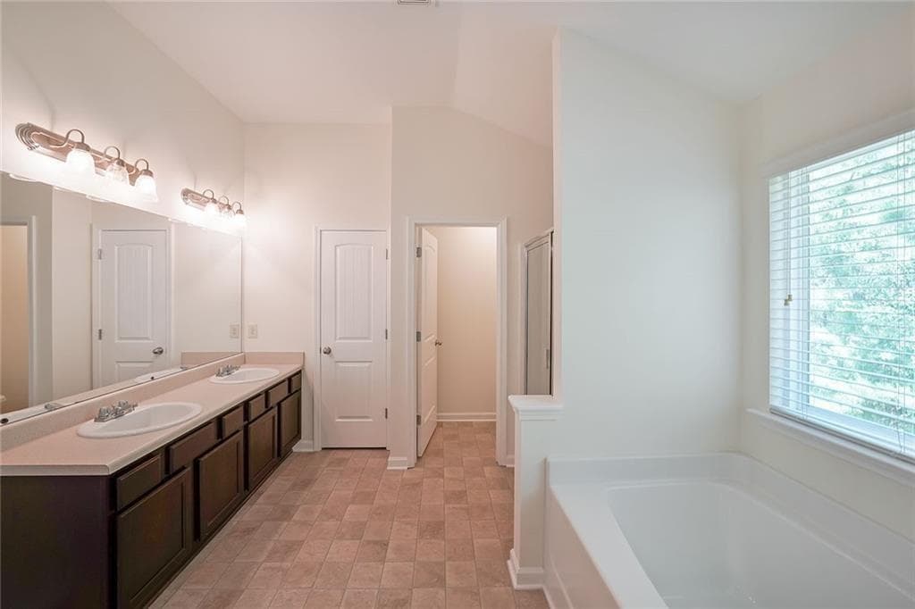 4 bedroom, 3 bathroom, 2,600 sq ft single family residence for sale at 171 Eastridge Way, Dallas, GA 30132 — photo 9