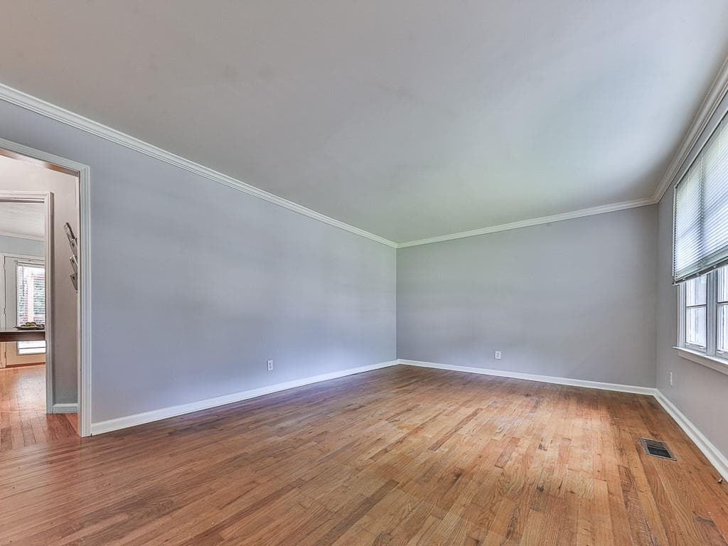 5 bedroom, 2 bathroom, 2,500 sq ft single family residence for sale at 1043 Oakdale Drive, Smyrna, GA 30080 — photo 5