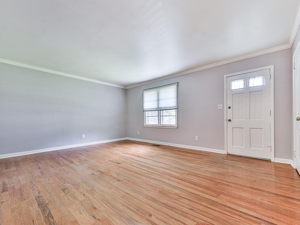 5 bedroom, 2 bathroom, 2,500 sq ft single family residence for sale at 1043 Oakdale Drive, Smyrna, GA 30080 — photo 6