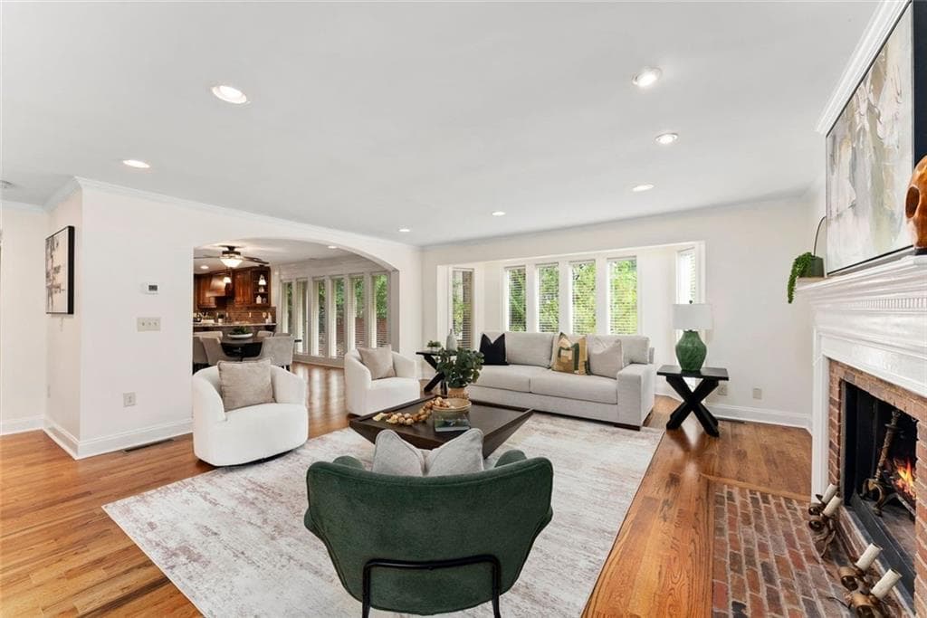 3 bedroom, 3 bathroom, 2,786 sq ft townhouse for sale at 18 Basswood Circle, Sandy Springs, GA 30328 — photo 3