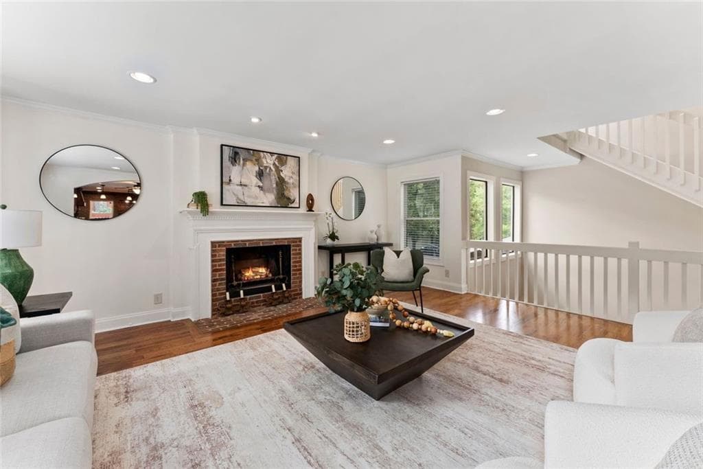 3 bedroom, 3 bathroom, 2,786 sq ft townhouse for sale at 18 Basswood Circle, Sandy Springs, GA 30328 — photo 4