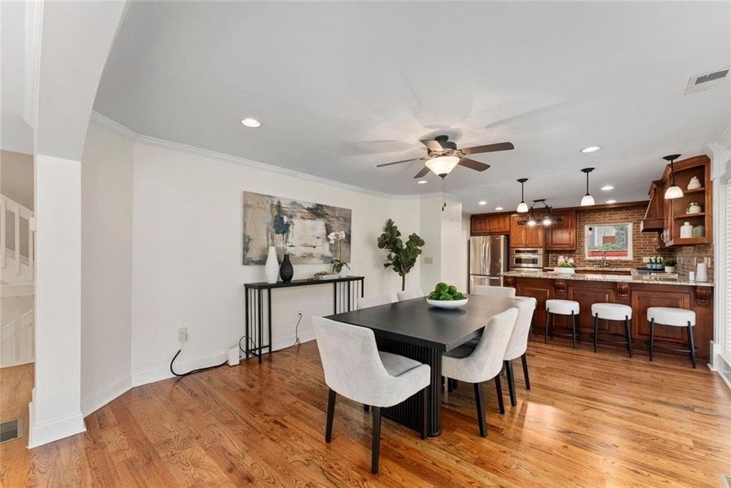 3 bedroom, 3 bathroom, 2,786 sq ft townhouse for sale at 18 Basswood Circle, Sandy Springs, GA 30328 — photo 6