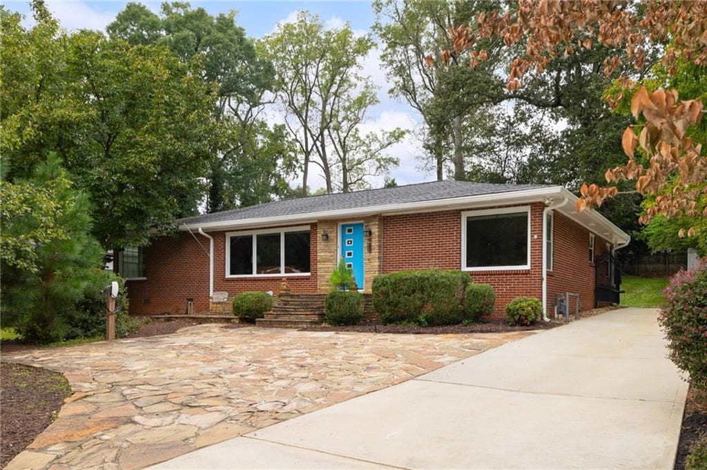 3 bedroom, 2 bathroom, 2,216 sq ft single family residence for sale at 1468 Lavista Road, Atlanta, GA 30324 — photo 2
