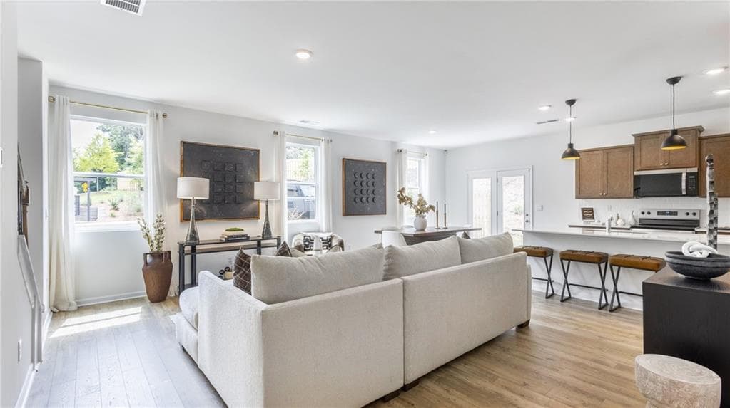 3 bedroom, 3 bathroom, 1,910 sq ft townhouse for sale at 3594 Rowlett Street, Decatur, GA 30034 — photo 4