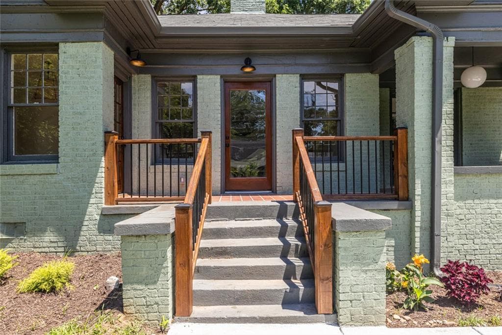4 bedroom, 3 bathroom, 2,100 sq ft single family residence for sale at 1615 Stokes Avenue, Atlanta, GA 30310 — photo 3
