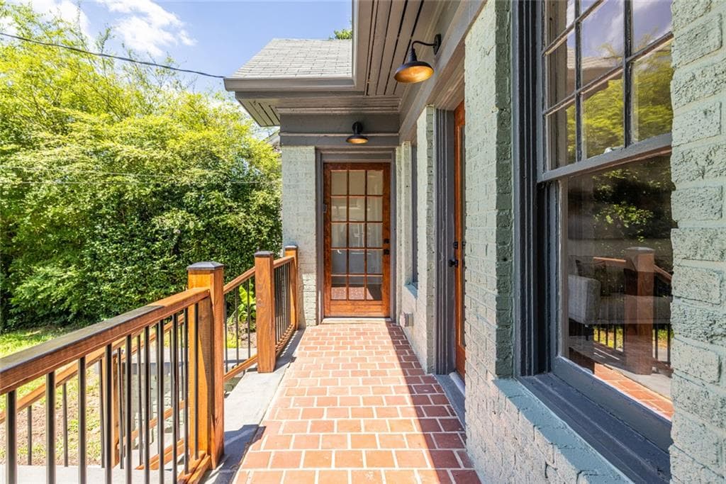4 bedroom, 3 bathroom, 2,100 sq ft single family residence for sale at 1615 Stokes Avenue, Atlanta, GA 30310 — photo 6
