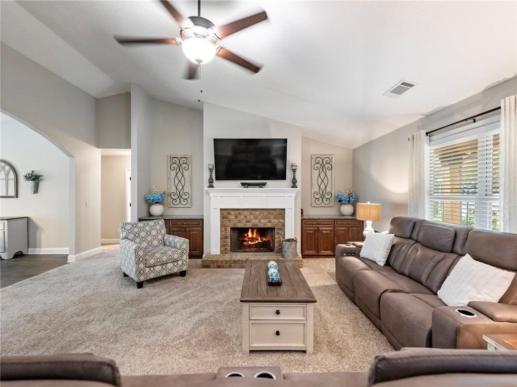 4 bedroom, 3 bathroom, 2,208 sq ft single family residence for sale at 433 Emily Forest Way, Pendergrass, GA 30567 — photo 3