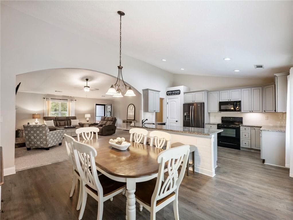 4 bedroom, 3 bathroom, 2,208 sq ft single family residence for sale at 433 Emily Forest Way, Pendergrass, GA 30567 — photo 8