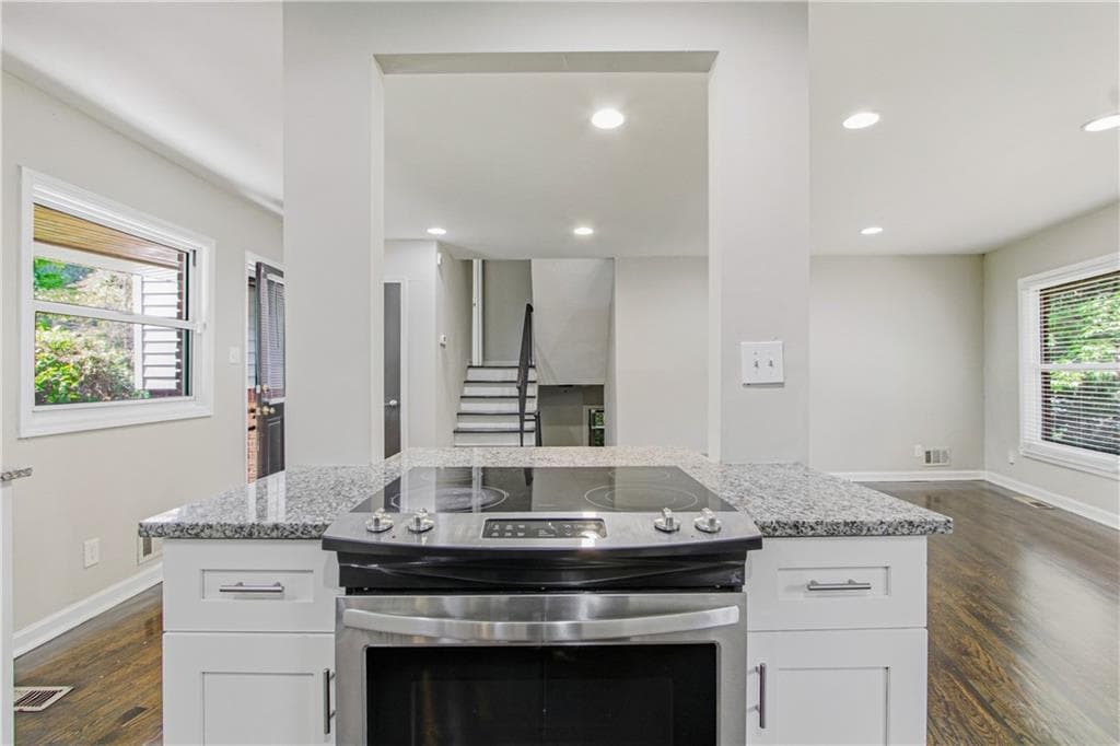 4 bedroom, 2 bathroom, 1,517 sq ft single family residence for sale at 3454 Primrose Place, Decatur, GA 30032 — photo 2