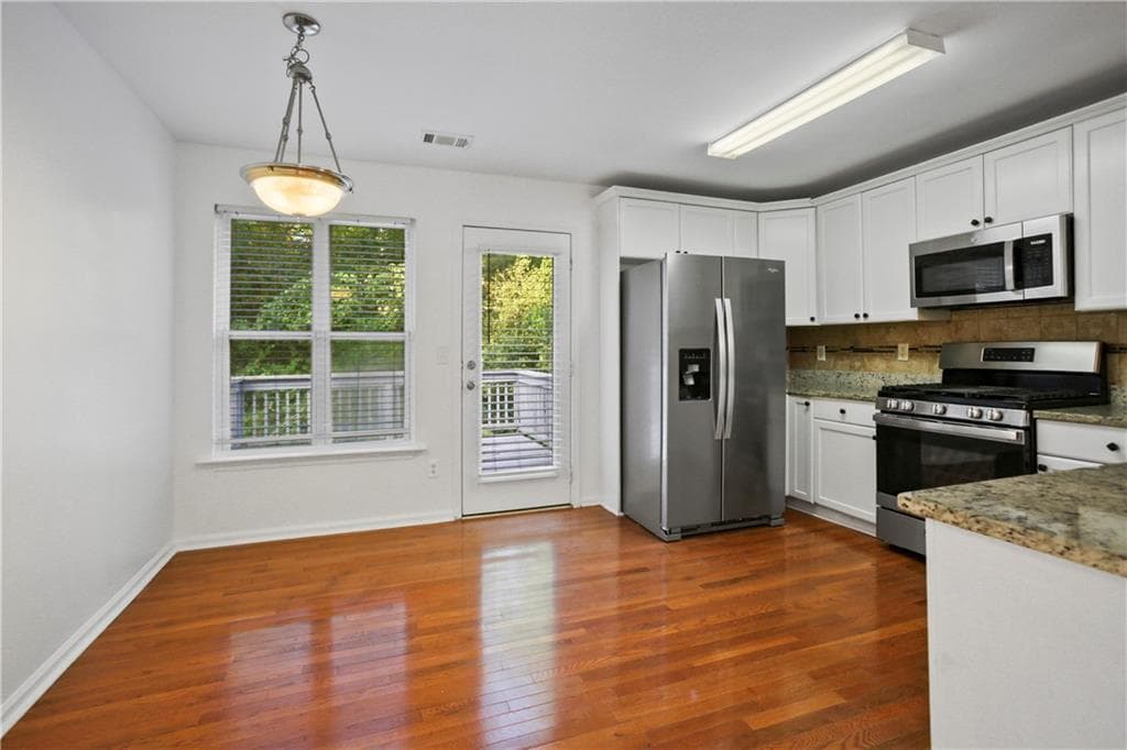 5 bedroom, 3 bathroom, 2,650 sq ft single family residence for sale at 1068 S Gordon Road, Austell, GA 30168 — photo 6