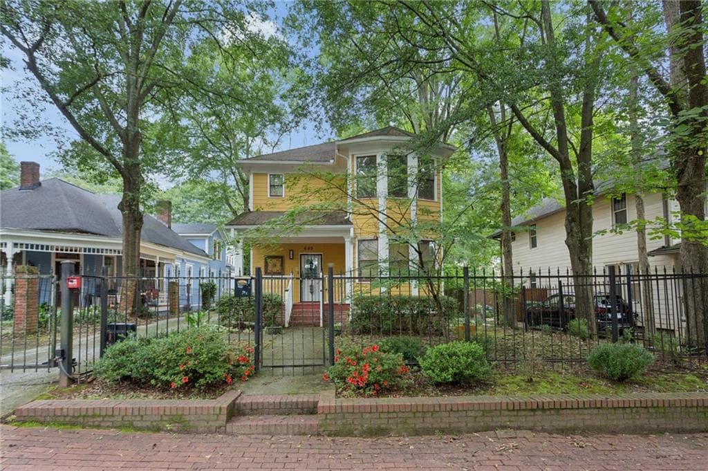 3 bedroom, 3 bathroom, 2,192 sq ft single family residence for rent at 649 Peeples Street, Atlanta, GA 30310 for $2,400 a month — photo 1 of 25