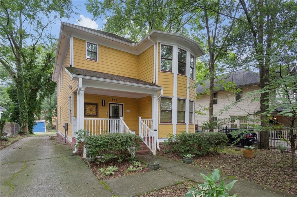 3 bedroom, 3 bathroom, 2,192 sq ft single family residence for rent at 649 Peeples Street, Atlanta, GA 30310 for $2,400 a month — photo 2