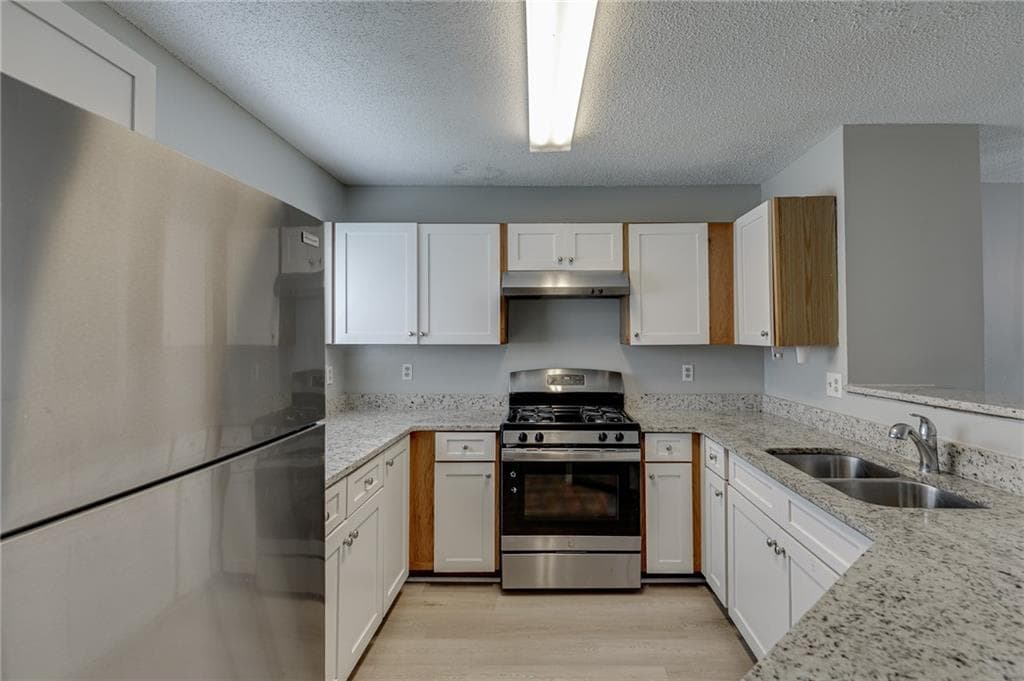 2 bedroom, 3 bathroom, 1,392 sq ft townhouse for rent at 3241 Tennington Place, Lawrenceville, GA 30044 for $1,650 a month — photo 4
