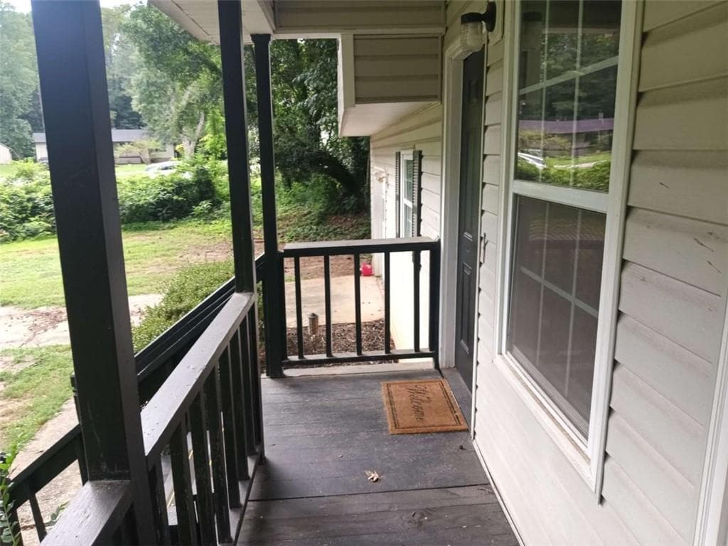 3 bedroom, 3 bathroom, 1,400 sq ft single family residence for sale at 8298 Blackfoot Trail, Jonesboro, GA 30236 — photo 4