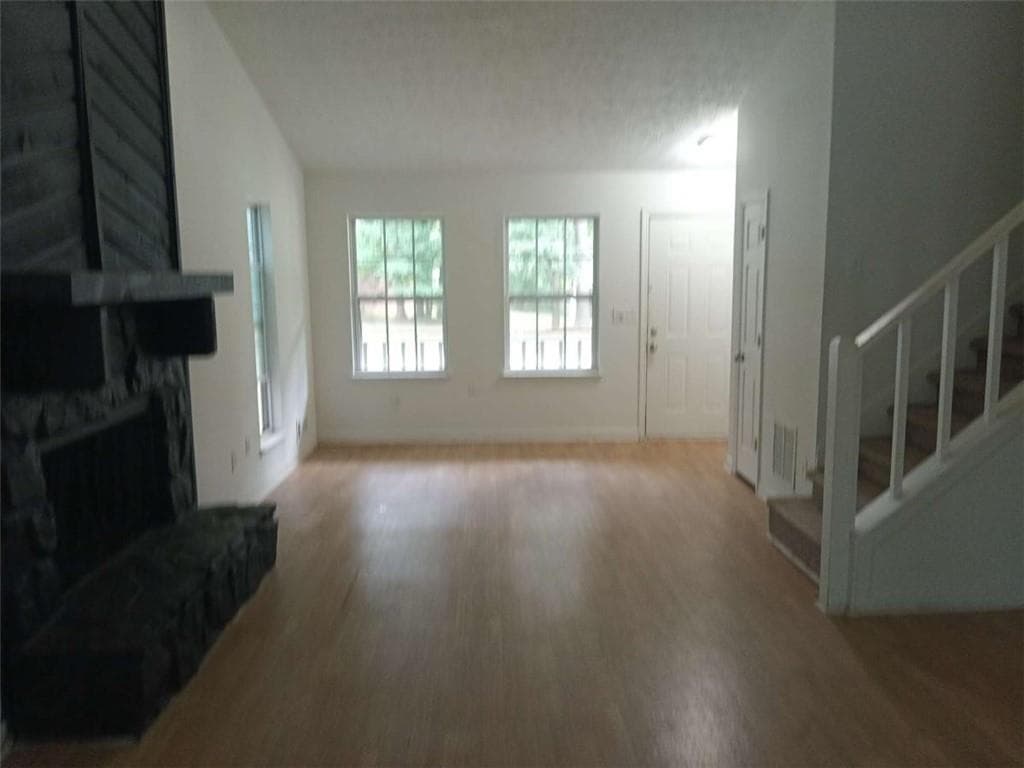 3 bedroom, 3 bathroom, 1,400 sq ft single family residence for sale at 8298 Blackfoot Trail, Jonesboro, GA 30236 — photo 6