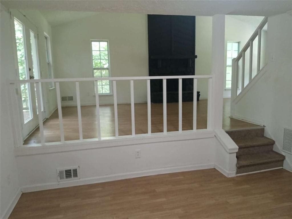 3 bedroom, 3 bathroom, 1,400 sq ft single family residence for sale at 8298 Blackfoot Trail, Jonesboro, GA 30236 — photo 8
