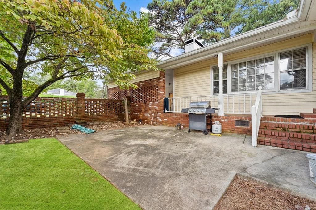5 bedroom, 3 bathroom, 2,672 sq ft single family residence for rent at 595 Hembree Road, Roswell, GA 30076 for $3,450 a month — photo 6