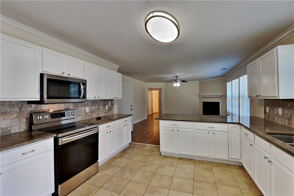 4 bedroom, 3 bathroom, 2,399 sq ft single family residence for rent at 3271 Deer Valley Drive, Acworth, GA 30101 for $2,475 a month — photo 4