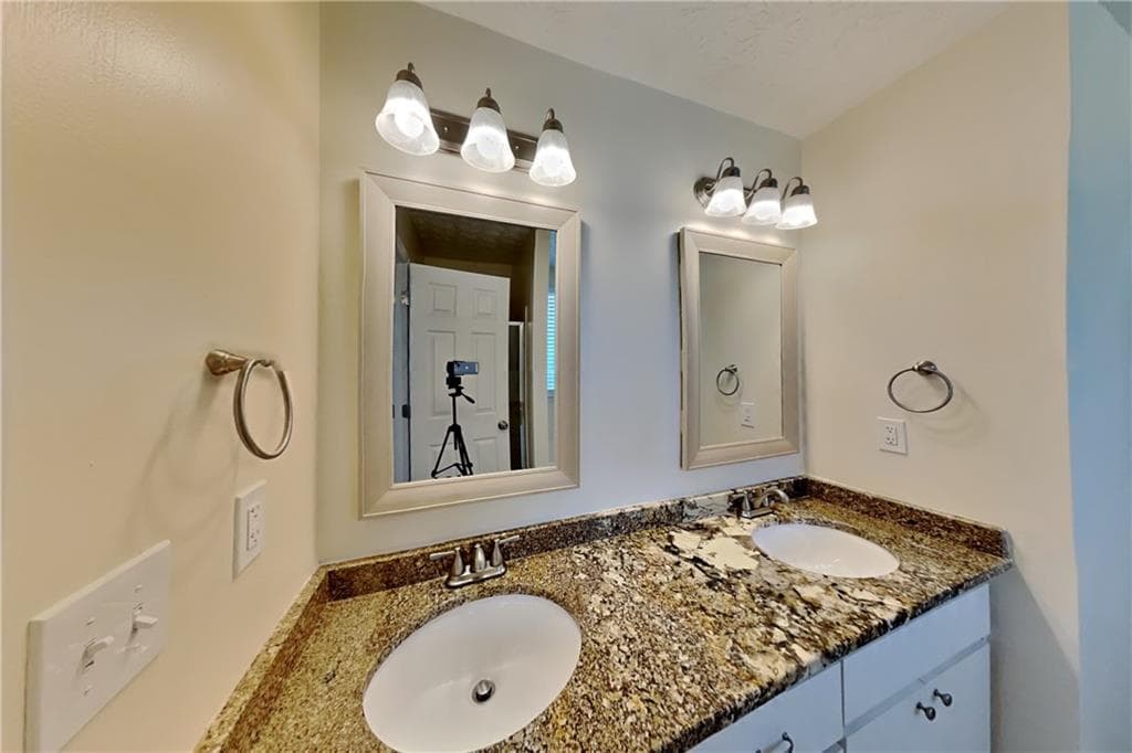 4 bedroom, 3 bathroom, 2,399 sq ft single family residence for rent at 3271 Deer Valley Drive, Acworth, GA 30101 for $2,475 a month — photo 9