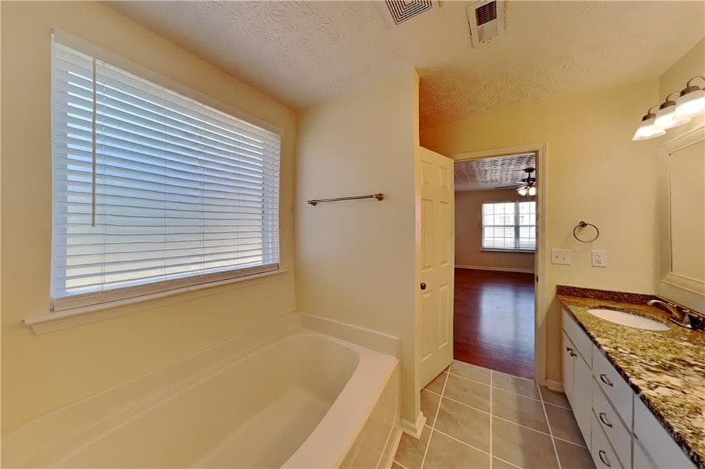 4 bedroom, 3 bathroom, 2,399 sq ft single family residence for rent at 3271 Deer Valley Drive, Acworth, GA 30101 for $2,475 a month — photo 10