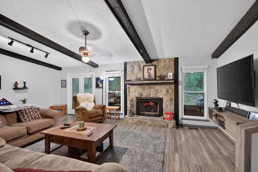 3 bedroom, 2 bathroom, 1,416 sq ft single family residence for sale at 3073 Carmel Drive, Douglasville, GA 30135 — photo 2